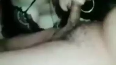 Beautiful Desi courtesan sucks XXX manhood during chudai in hotel