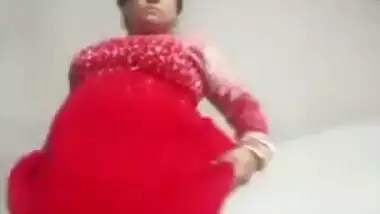 Desi Aunty Shows Her Boobs And Pussy