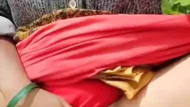 Bhabi Showing her Pussy