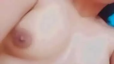 Sexy Indian girl topless boobs show selfie