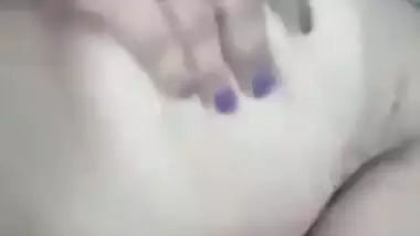 Sexy Bengali Boudi fingering pussy