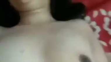 BF fucks his sexy GF’s tight, shaved pussy