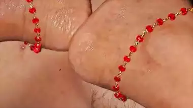 Tamil aunty xxx MMS of giving a footjob to her Nephew