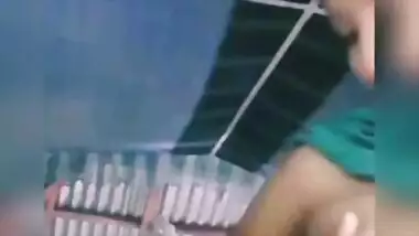 Desi cute girl show boob