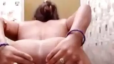 Desi indian bhabhi nude fingering in bathroom 1