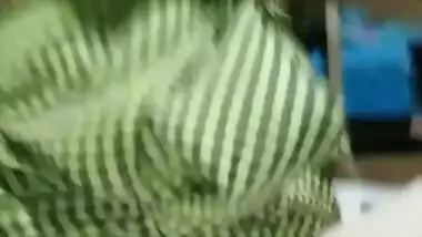 Desi bhabi cute pussy fingering