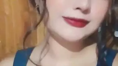 Chubby Bangladeshi big boobs showing at night on live call