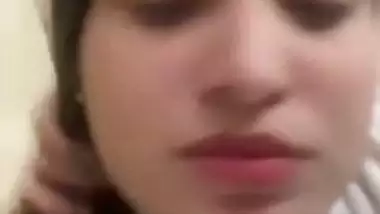 Khubsurat ladki ki pussy showing to boyfriend viral MMS