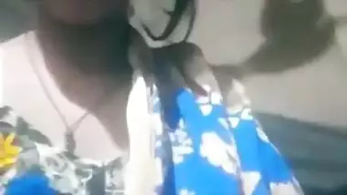 DESI NEWLY MARRIED BHABHI SHOWING NUDE