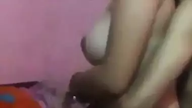 MMS porn of a sexy girl riding on her lover’s dick