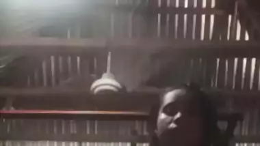 Bangla village girl pink pussy showing viral clip