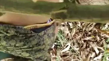 Big ass Desi Bhabi outdoor sex with neighbor