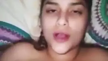 Chubby desi girl fucks patiently in desi mms porn