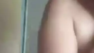 Naked aunty in apartment making video for secret lover