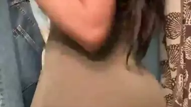 SEXY CURVY FIGURE BABE STRIPTEASE YUMMY