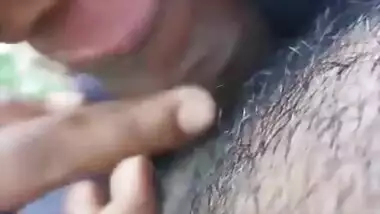 Desi Girl giving bj to bf