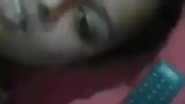 Desi Bhabhi Showing Her Boobs