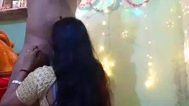 Sweet big ass Bhabhi sex with hubby on cam
