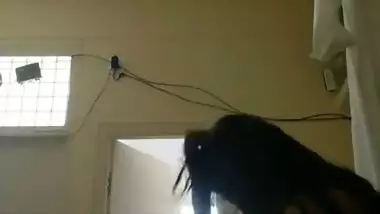 Indian teenage girl naked after shower video