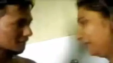 College couple’s desi sex video from their bathroom