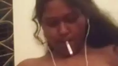 Tamil girl smoking with boobs show on video call sex