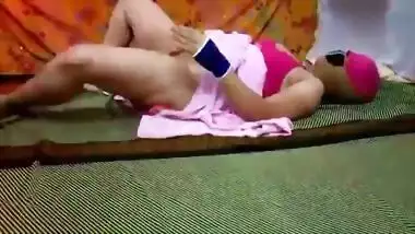 Desi wife expose saree and showing her sexy body