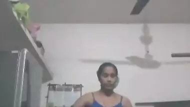 Today Exclusive- Sexy Desi Bhabhi Changing Cloths Part 3