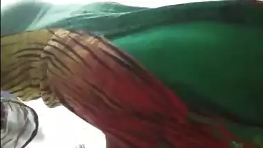 Desi bhabi showing nude body