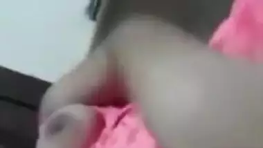 Exclusive- Super Sexy Look Desi Girl Showing Her Boobs