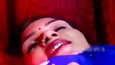 Casca Akashova, Johnny Love And Sunny Leone - Desi Mallu Bhabi Romantic Video 2020