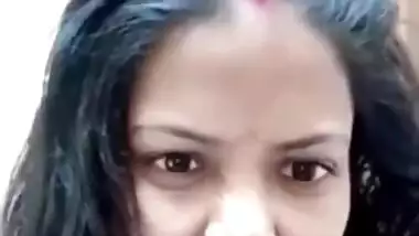 Tamil Wife Ready For Bathing