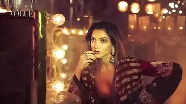 Deepika Padukone hot fuckable body..rmc