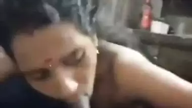Srilankan girl outdoor sex with boyfriend after boob feed