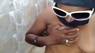 Black Woman Nude Show In Bathroom