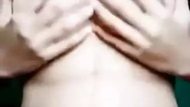 Today Exclusive- Desi Girl Showing Her Boobs