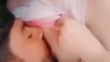 GF feeding boob to lover in Pakistan sex videos