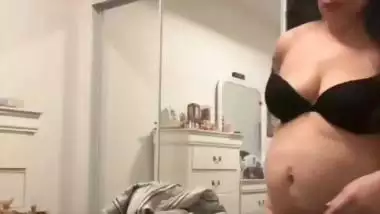 Bengaluru mature MILF nude pics and viral videos