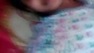 Cute Indian Girl Showing her pussy To bf