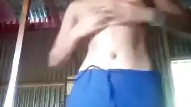 Today Exclusive- Desi Village Girl Showing Her Nude Body