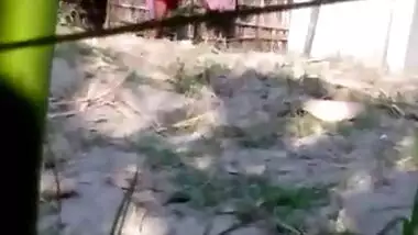 Desi babe dressing up