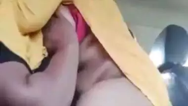 Viral sex videos of a Haryanavi couple fucking in a car