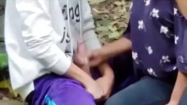 NRI girl shaking cock of boyfriend