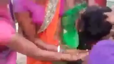 Desi bhabi fight outdoor show boob