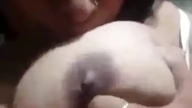 Sexy big boob show of this hot Indian girl