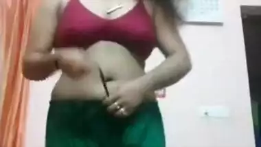 Desi bhabi removing dress