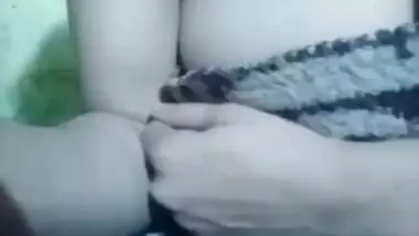 Desi Girl Shows her Boobs