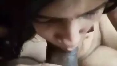 Hot sex MMS of a lady sucking a cock before riding it