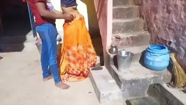 Indian neighborh bhabhi outdoor blowjob porn video