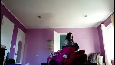 Spying on matured desi aunty dressing in bedroom