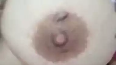 Indian teenage girl showing badi boobs
